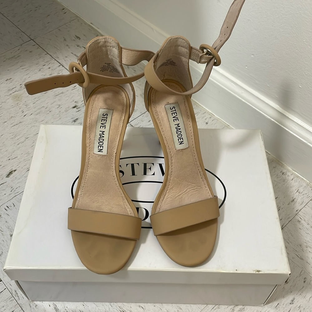 Steve Madden Medina Suede Heels size 5